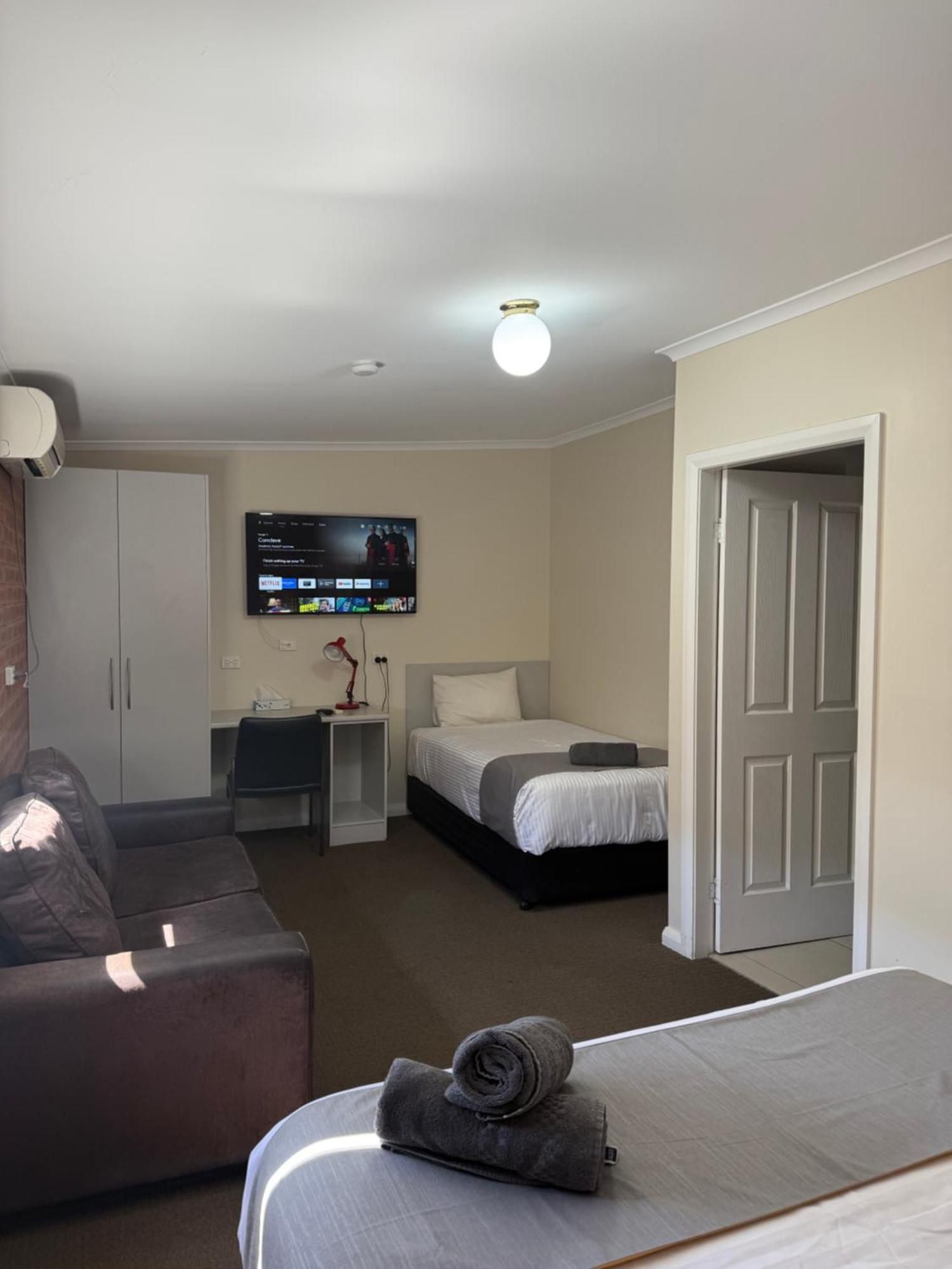 Mia Motel Гриффит Экстерьер фото