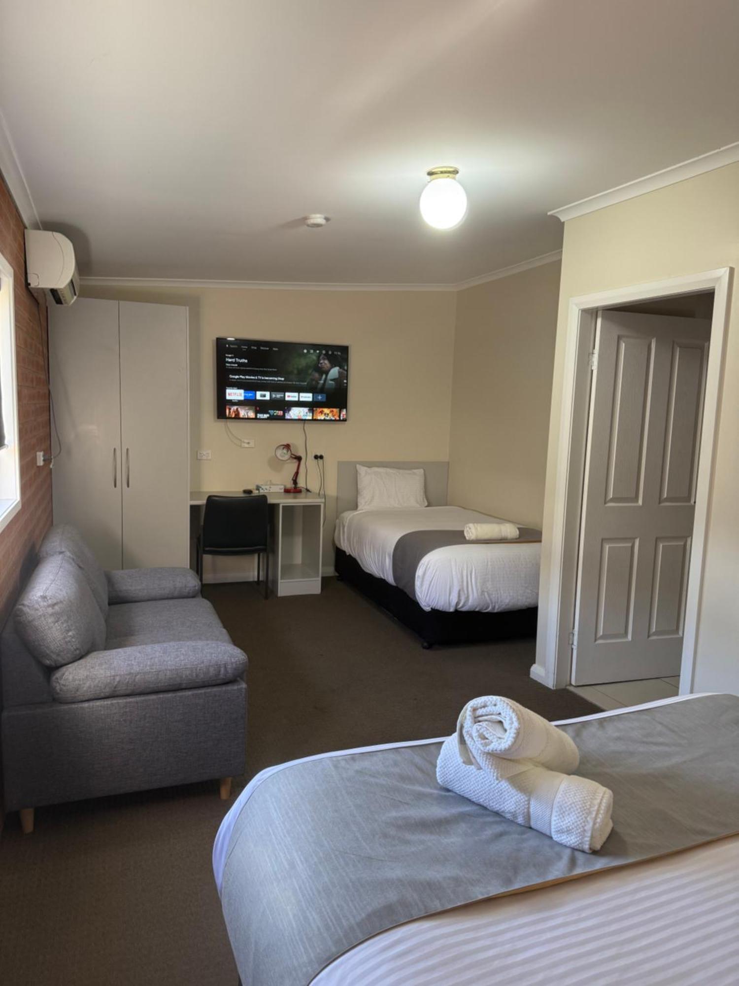 Mia Motel Гриффит Экстерьер фото